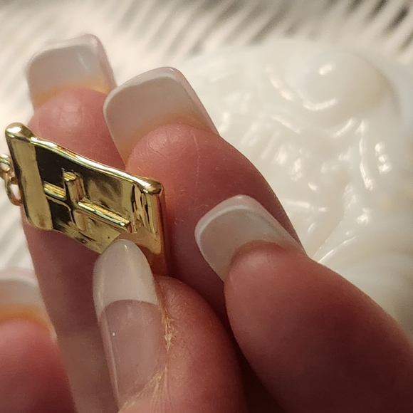 Yellow gold plated cross charm - Picture 2 of 5